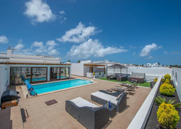 Bonilla Con Piscina Climatizada Y Jacuzzi * Playa Blanca (Lanzarote)