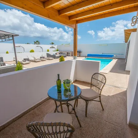 Casa Bonilla Con Piscina Climatizada Y Jacuzzi * Playa Blanca (Lanzarote)