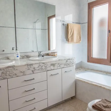 Bonilla Con Piscina Climatizada Y Jacuzzi * 普拉亚布兰卡